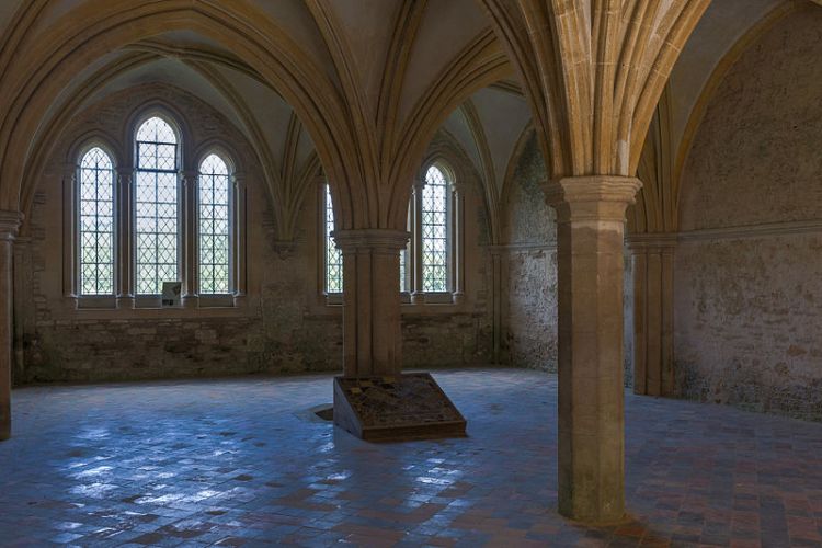 Chapter House of Lacock Abbey (photo by Dilif)