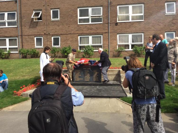 Unveiling of Leavesden War memorial