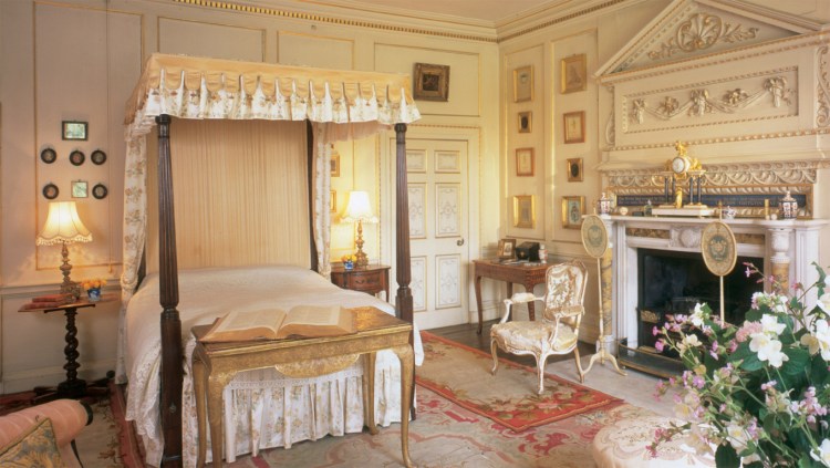 Mrs-Elizabeth-Bulwer-Lyttons-Bedroom