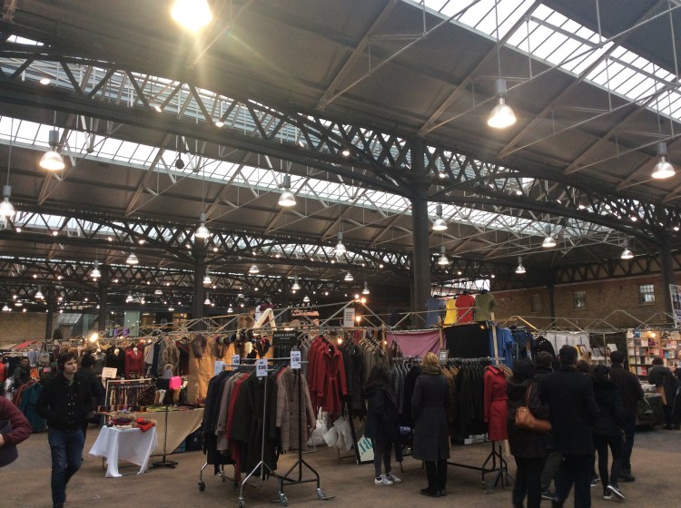 Plenty of jewlellry stalls too but i didnt thunk i shoukd take many photos of them!