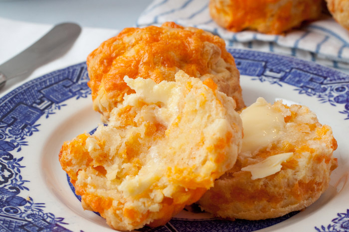 cheese-scones-59bbf547-f4ce-4f06-b033-12dc2ffabacb-0-700x466