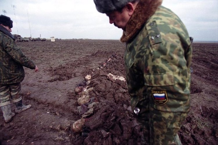 Russian War Crimes in Chechnya were numerous... here a half-hearted attempt at a mass-grave