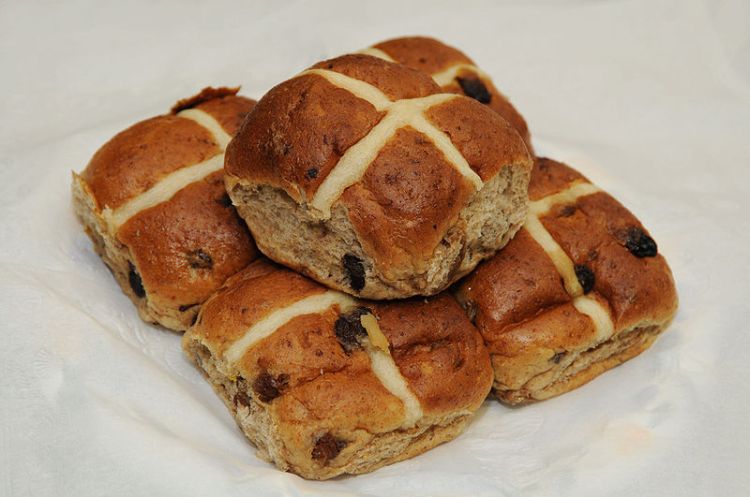 800px-Hot_cross_bun.jpg