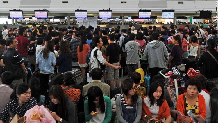 131121213947-annoying-plane-airport-crowd-horizontal-large-gallery