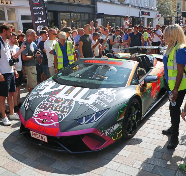 Djx62j6W0AMGWGt.jpg-large