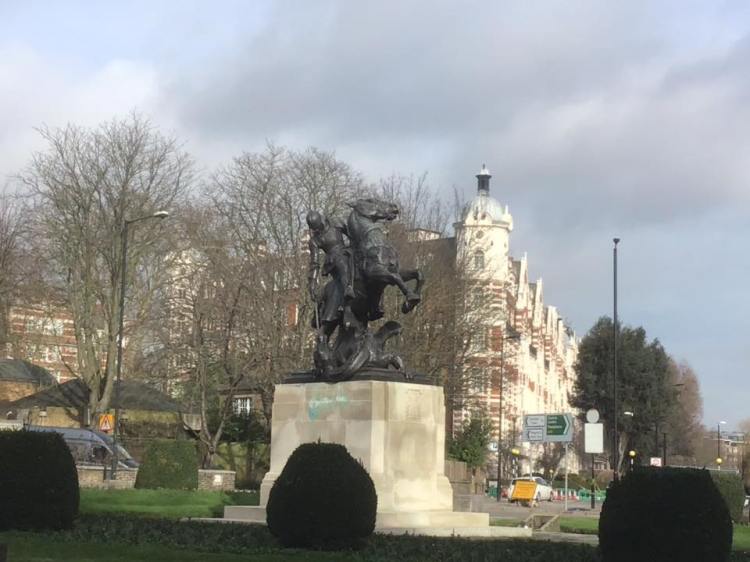 52029369_1253538784799444_819254162624610304_n