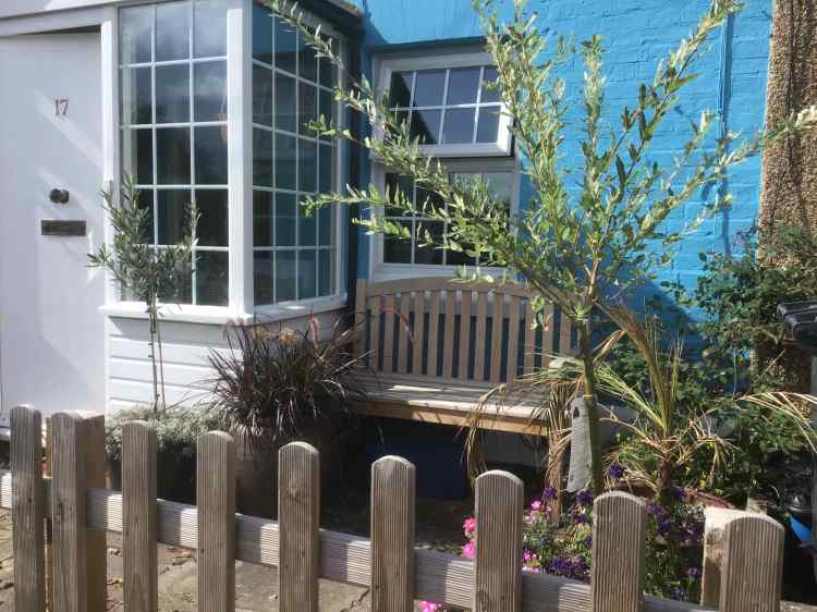 Autumnal front garden