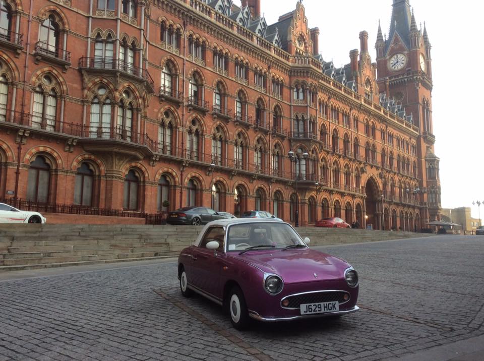 I took this photo early one Sunday morning, the magnificent clock tower can be seen at the far end of the station.